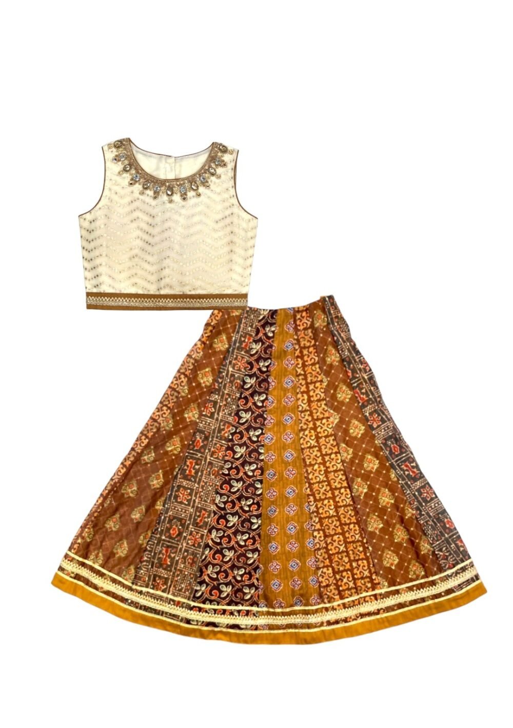 store_01HZVKFS129H95GT1BXM43K1B9_assets_1720704294417-white choli front-Photoroom-Photoroom